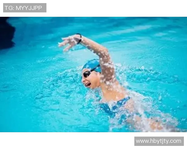 游泳助力健康：增强心肺功能 提升免疫力 缓解压力改善睡眠质量