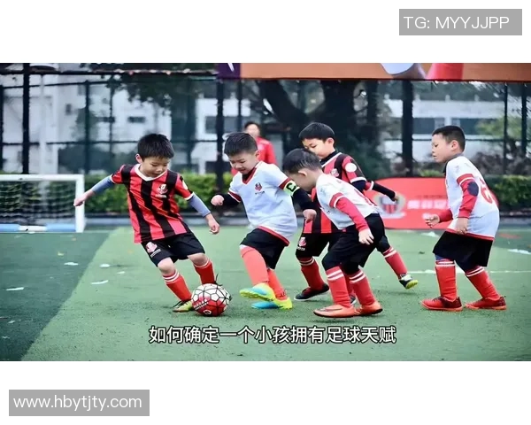 两个小孩的足球梦想之旅与明星球员的奇幻邂逅